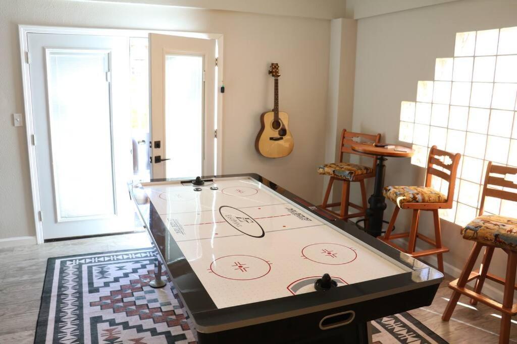 Cowboy Den-hot Tub-game Room-pet Friendly-no Pet Fees! Сasa de vacaciones *